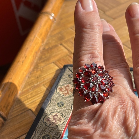 Stunning garnet 925 cluster statement ring JTV - Picture 6 of 7